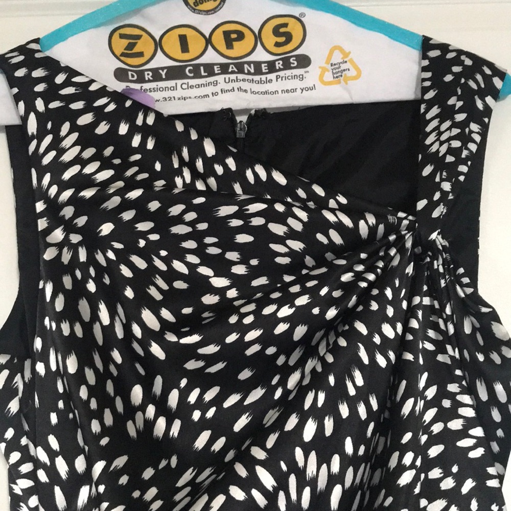 Maggy London Black and white form fitting dress - Picture 3 of 3